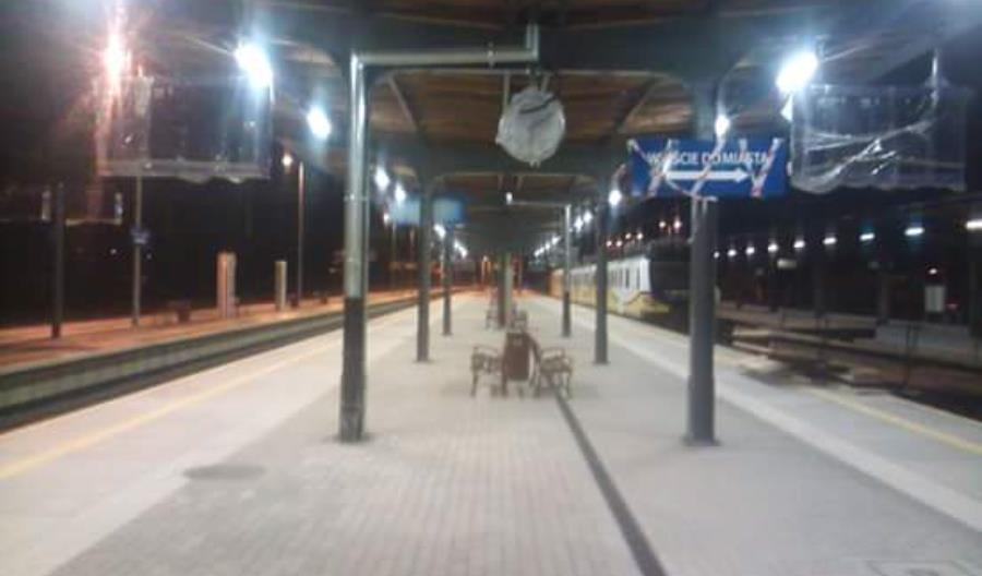 Jelenia Góra z nowymi peronami (zdjęcia)
