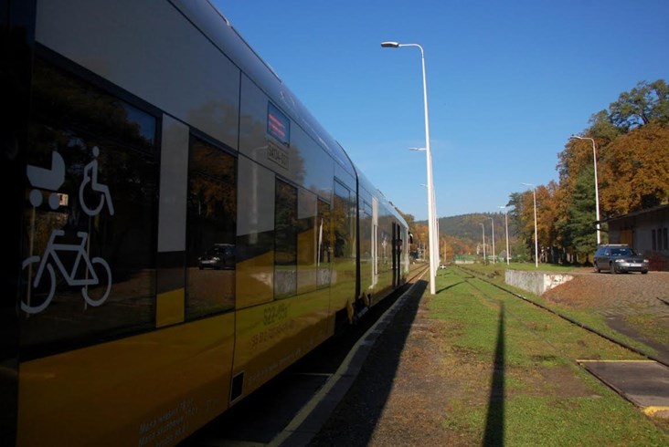 Ostatnie pociągi Jelenia Góra – Lwówek Śląski. Co stanie się z linią? [zdjęcia]
