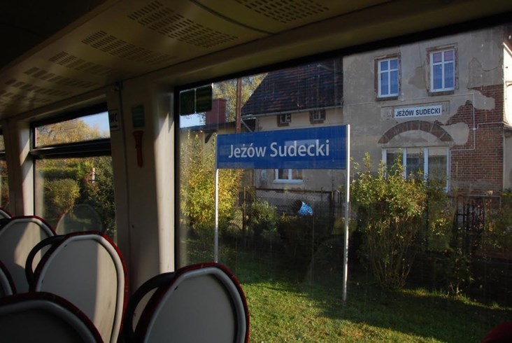 Ostatnie pociągi Jelenia Góra – Lwówek Śląski. Co stanie się z linią? [zdjęcia]