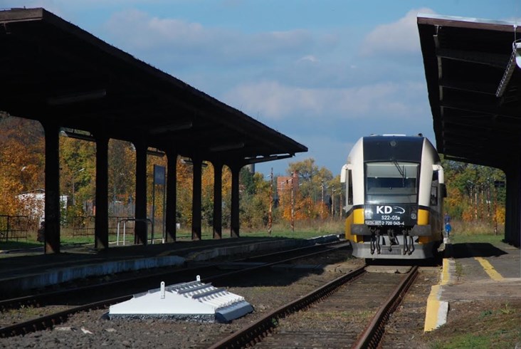 Ostatnie pociągi Jelenia Góra – Lwówek Śląski. Co stanie się z linią? [zdjęcia]