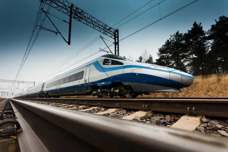 PKP Intercity traci pasażerów z Warszawy do Krakowa. Spadek o ponad 10%