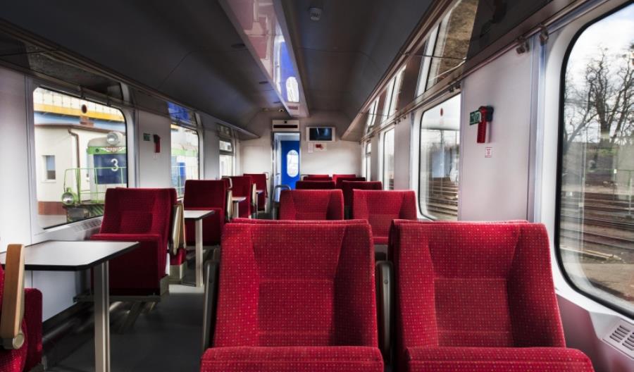 PKP Intercity ma już dziesięć odnowionych wagonów restauracyjnych [zdjęcia]