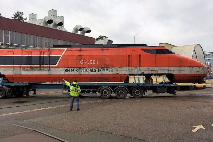 Francja: Ruszyła renowacja fragmentu historycznego pociągu TGV 001