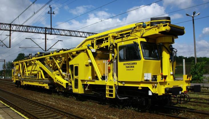 Oczyszczarka ZRK DOM przyspieszy prace na liniach kolejowych