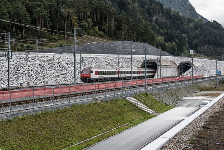 Najdłuższy i najgłębszy. Wszystko o Tunelu Gotarda