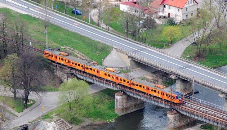 PKP PLK zleci remont mostu i tunelu w Bardzie