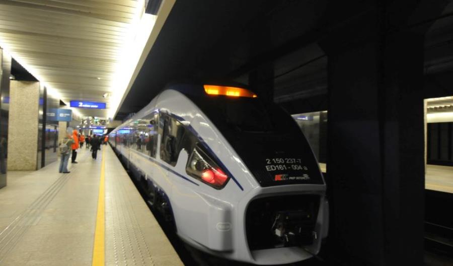 Pierwszy Dart wyjechał w dziewiczy kurs z pasażerami (zdjęcia, relacja z przejazdu)
