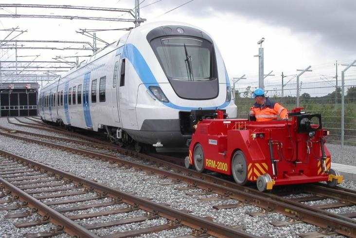 Pojazdy szynowo-drogowe Corail – sprawdzone w polskich zajezdniach.