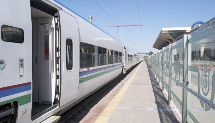 Uzbekistan kupuje więcej pociągów Talgo
