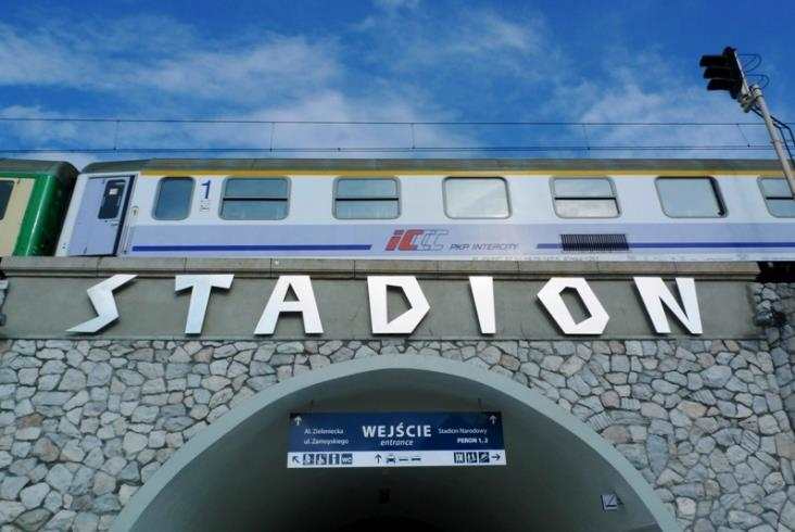Metro: Stadion bez przejścia na drugą stronę linii średnicowej Metro: Stadion bez przejścia na drugą stronę linii średnicowej