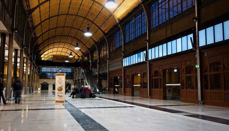 Wrocław Główny na razie bez Biedronki
