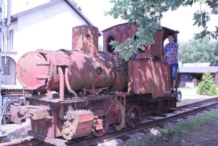 Maszynista KM buduje na podwórku skansen kolejowy Maszynista KM buduje na podwórku skansen kolejowy