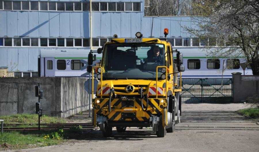 Prezentacja kolejowo-drogowego pojazdu Unimog (zdjęcia)