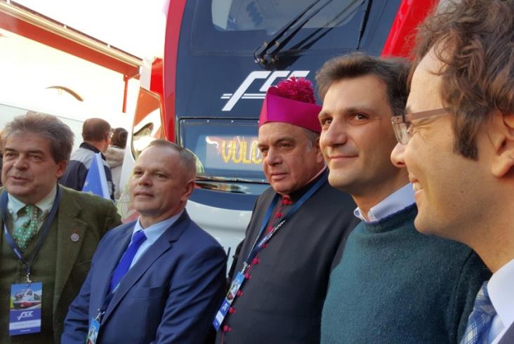 Pociągi Vulcano Newagu oficjalnie przekazane na Sycylii Pociągi Vulcano Newagu oficjalnie przekazane na Sycylii