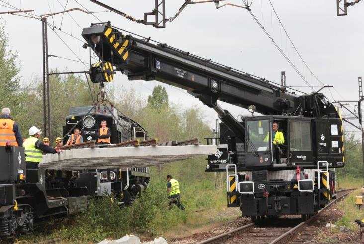 Track Tec zamontował rozjazd w blokach (zdjęcia) Track Tec zamontował rozjazd w blokach (zdjęcia)