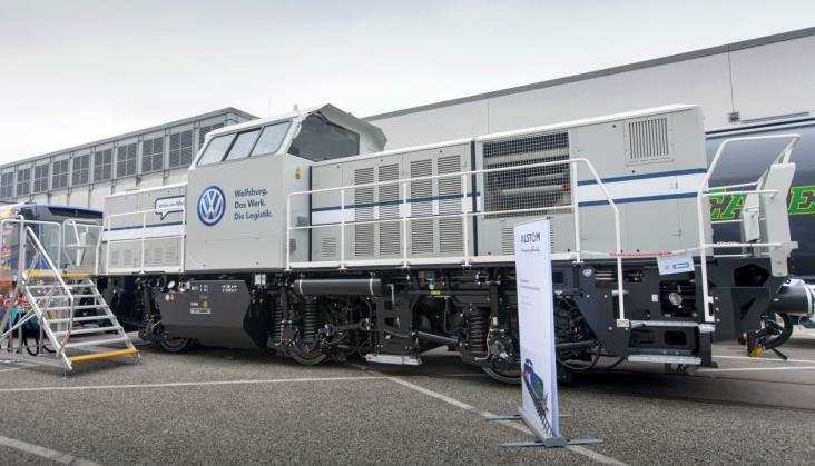Alstom przekazał Volkswagenowi lokomotywę hybrydową H3