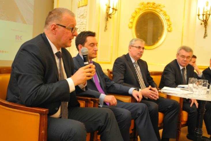 Jaka przyszłość kolejowych przewozów pasażerskich? Jaka przyszłość kolejowych przewozów pasażerskich?