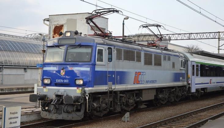 PKP Intercity zmodernizują lokomotywy i wagony