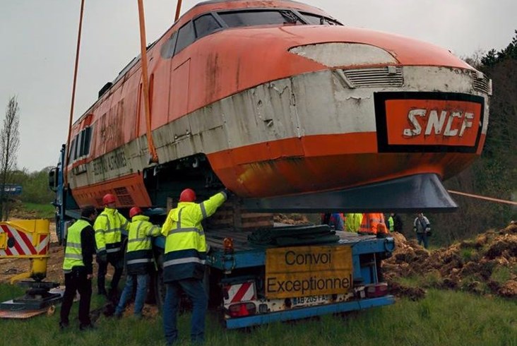 Francja: Ruszyła renowacja fragmentu historycznego pociągu TGV 001