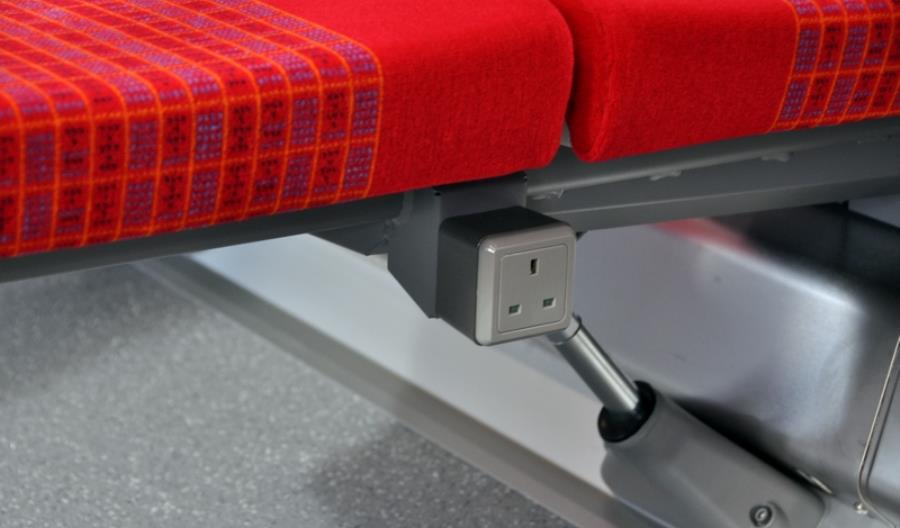Siemens pokazuje ezt Class 707 dla South West Trains (zdjęcia)