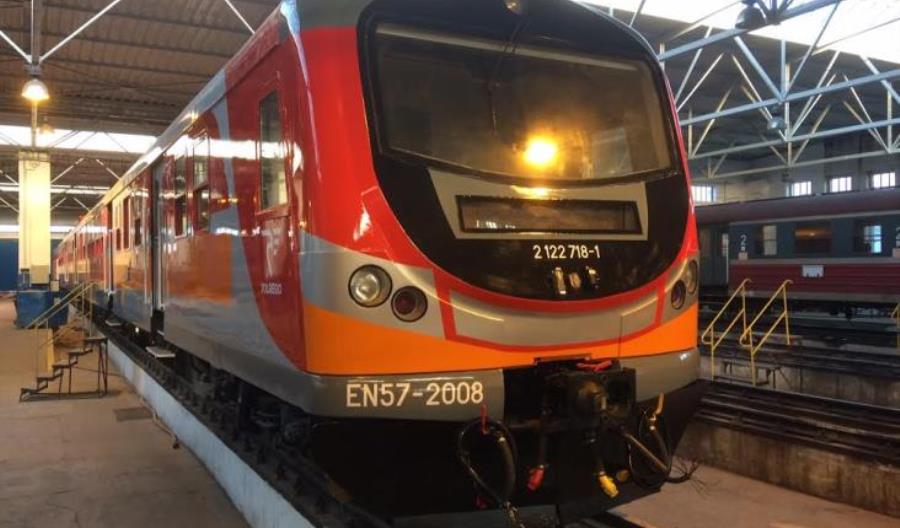 EN57, lokomotywa i wagon już w malowaniu PolRegio [zdjęcia]